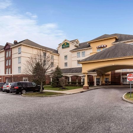 La Quinta By Wyndham Islip - Macarthur Airport Bohemia Exterior photo
