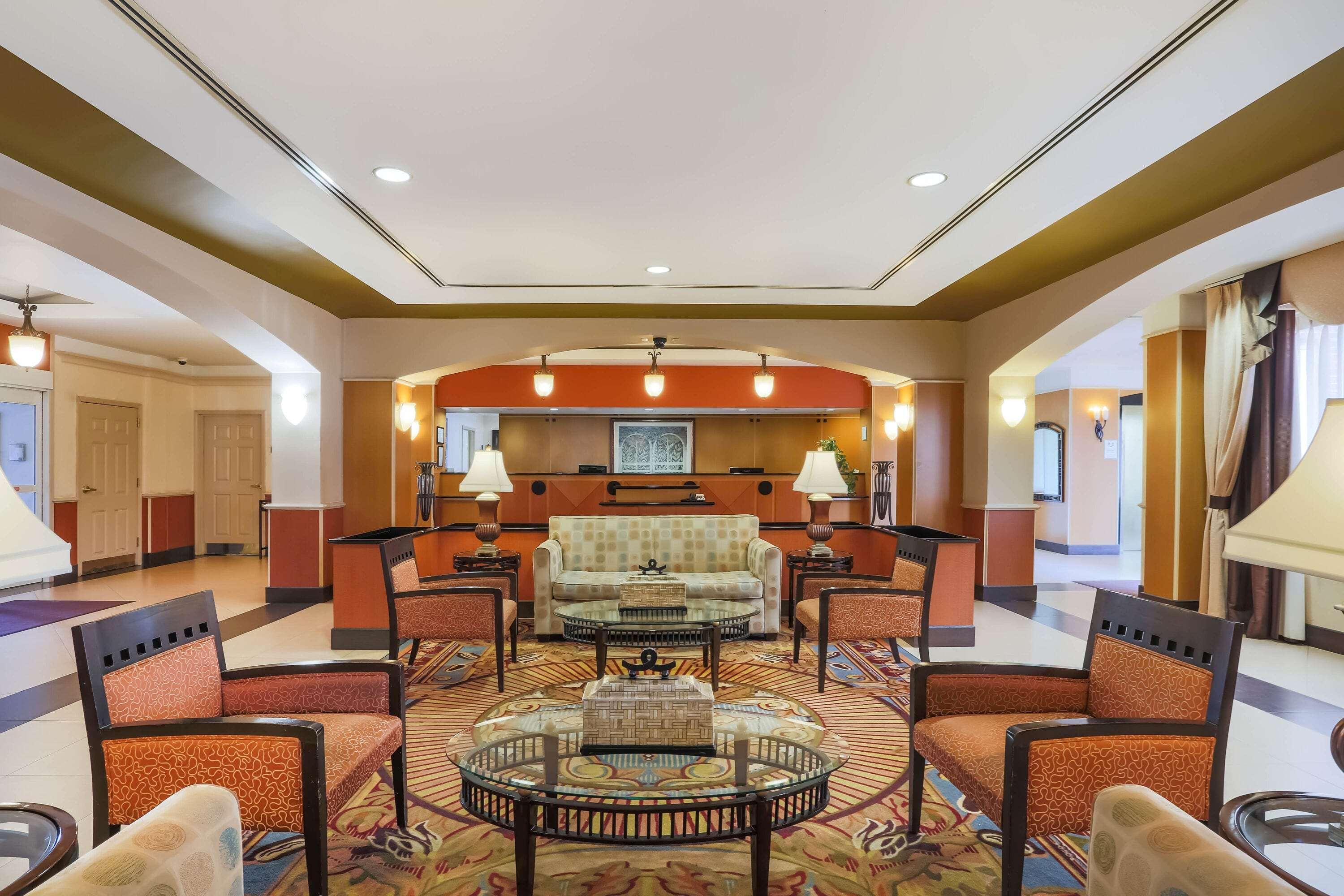 La Quinta By Wyndham Islip - Macarthur Airport Bohemia Exterior photo